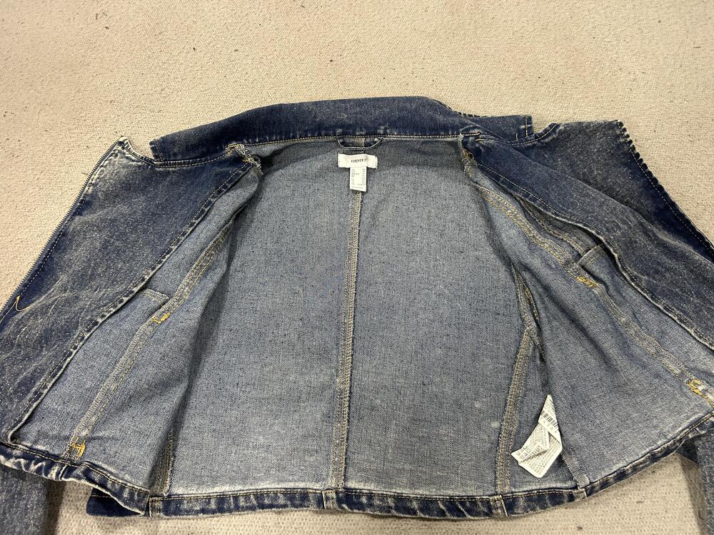 Y2K Forever 21 Jacket Womens XS Blue Acid Wash Cropped Denim Moto Asymmetrical - Picture 5 of 13